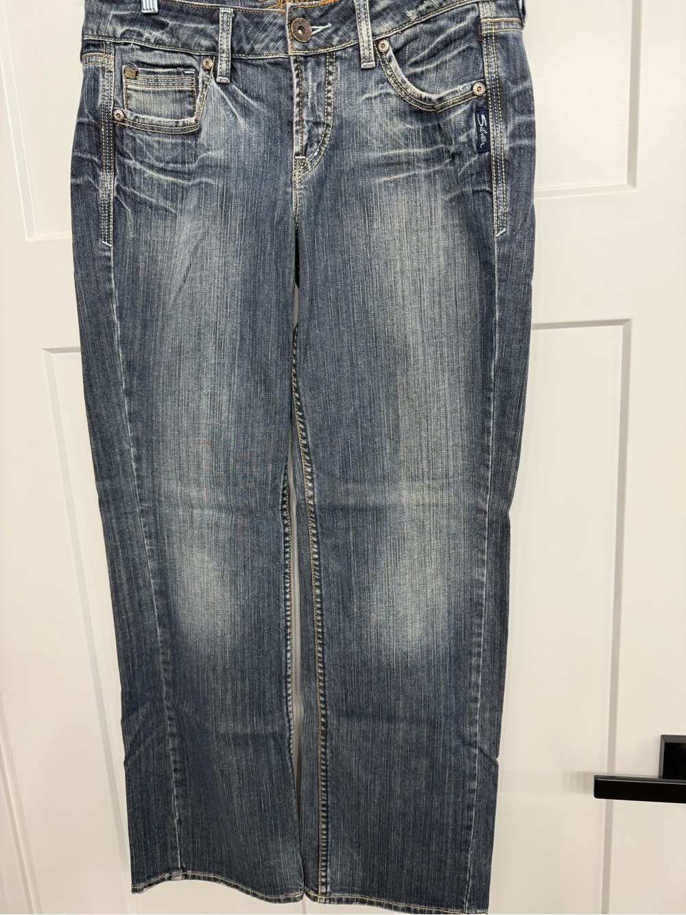 Silver Jeans Straight-Leg Jeans in Faded Blue Wash